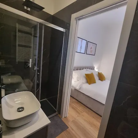 Apartament Spacious In Como
