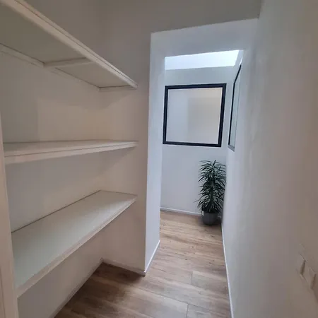 Apartament Spacious In Como