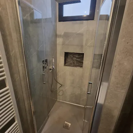 Apartament Spacious In Como