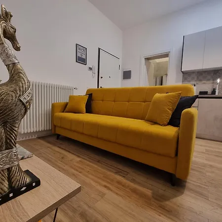 Apartament Spacious In Como