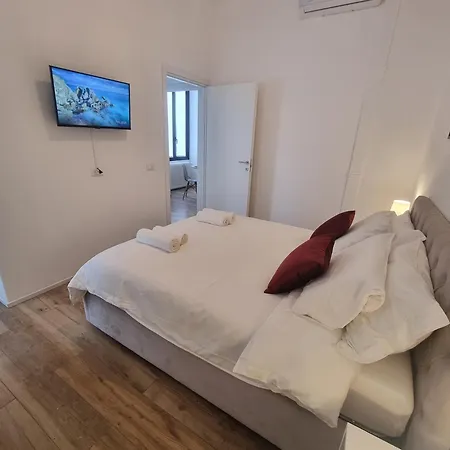 Apartament Spacious In *
