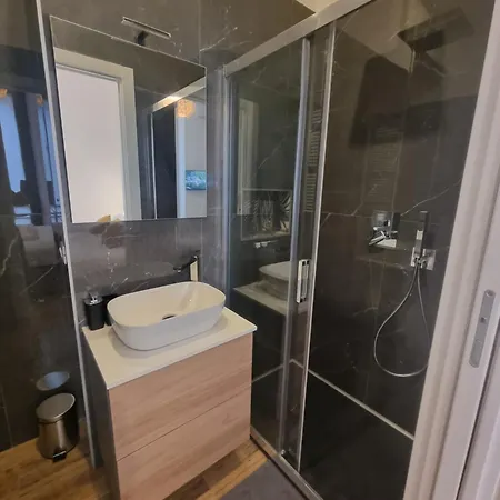 Apartament Spacious In Como